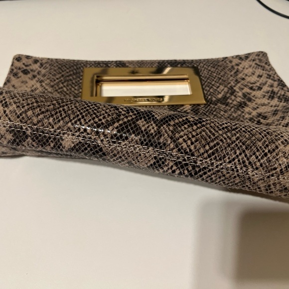 Beautiful Michael Kors Snake Skin Embossed Clutch Bag Tan/black Print - Picture 11 of 12